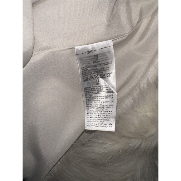 Old Navy Faux Fur Vest Warm Size XS Side Pockets NWOT - Picture 8 of 8